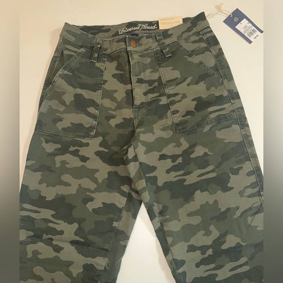 NEW Universal Thread Camo Pants Sz 6 Small Green Camouflage High Rise Straight - Picture 4 of 10